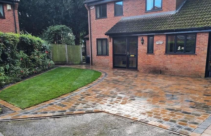 Cobblestone Driveway and Turf in Warndon, Worcester